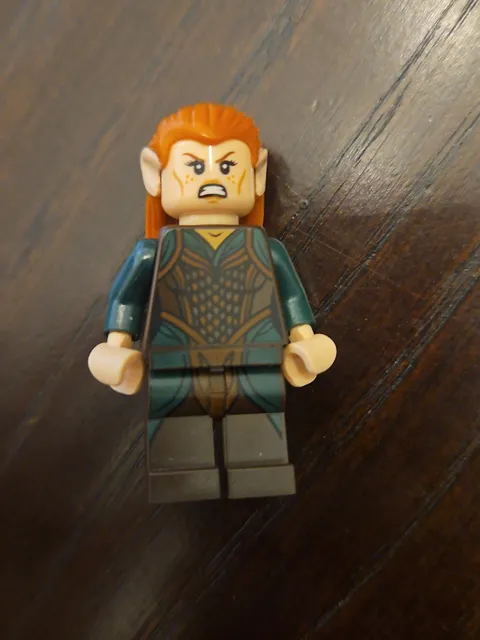 LEGO Tauriel Minifigure The Hobbit Lord of the Rings Mirkwood Elf 79016 lor09