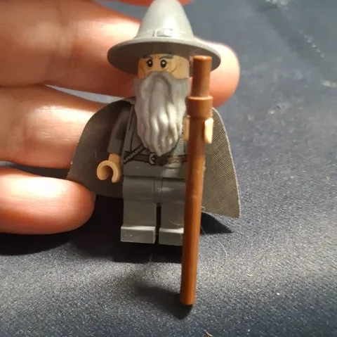 LEGO Gandalf the Grey Minifigure Lord of the Rings Hobbit Staff Cape lor001