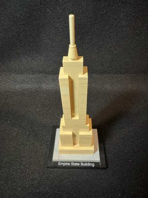 LEGO ARCHITECTURE: Empire State Building (21002)