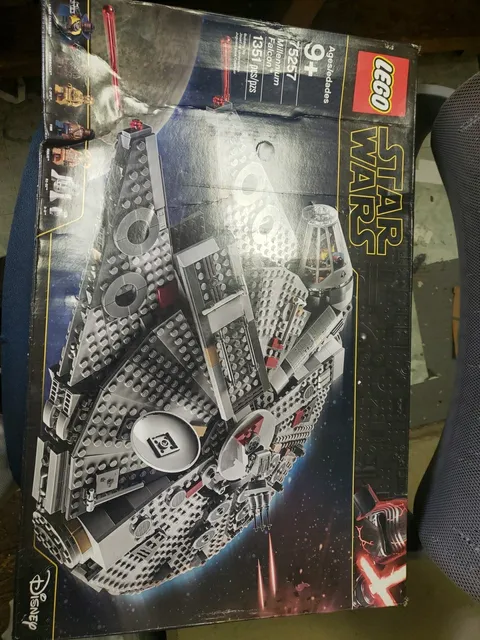 LEGO Star Wars: Millennium Falcon (75257)