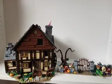LEGO Ideas: Disney Hocus Pocus: Sanderson Sisters' Cottage (21341)
