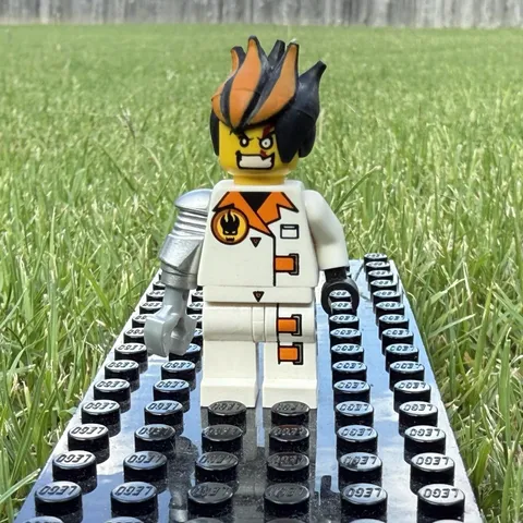 Lego Agents Dr. Inferno Minifigure 8970 Metallic Silver Claw Scar Head 2008