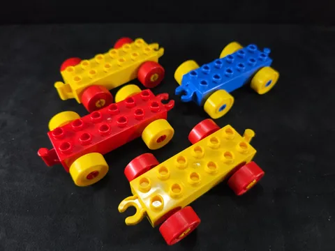 Set Of Four  2x6 Lego Duplo Train Cars