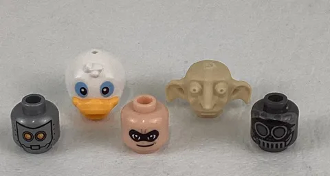 Lego Minifigures Mixed Lot Parts Pieces Heads Dobbie Duck Incredibles Alien