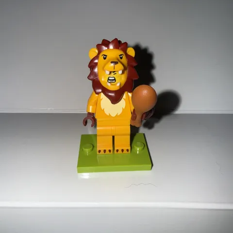 Lego Lion Costume Fan Minifigure Collectible Series 28 71051 CMF Lot New HTF 