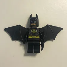 LEGO Batman Minifigure w/ Bat Wings Cape & Batarang Accessory