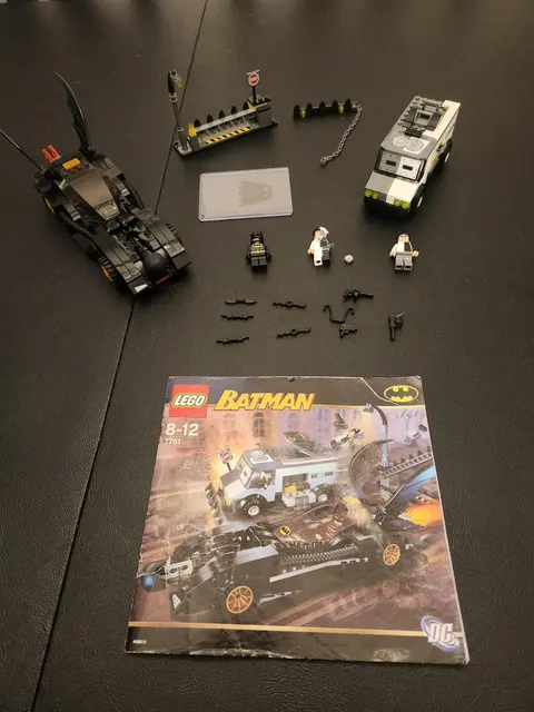 LEGO Batman: The Batmobile: Two-Face's Escape (7781)