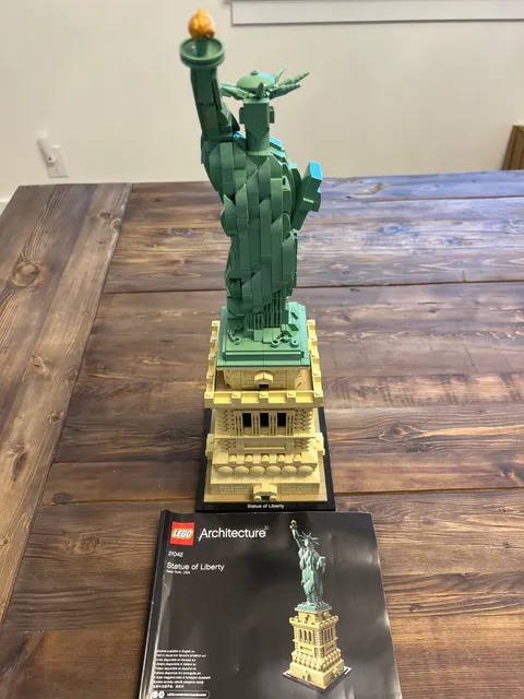 Lego Architecture 21042 Statue of Liberty