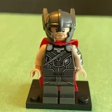 LEGO Super Heroes Minifigure Thor (Red Cape) Genuine - Original