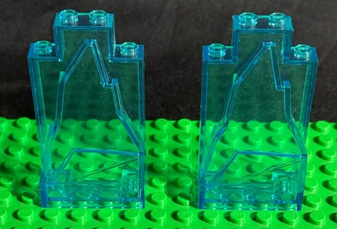 LEGO Rock Panel 2 x 4 x 6 TRANS - LIGHT BLUE