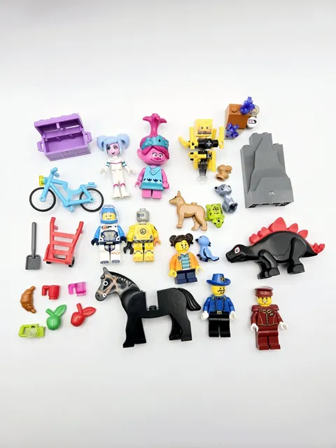 LEGO Minifigures Mixed Lot Authentic Figs Multi Sets Animals Friends Accessories