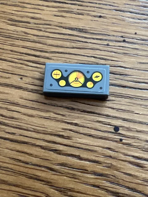 LEGO 3069pb0597 Tile 1 x 2 with Yellow Gauges Pattern Sticker Set 76034 Batman