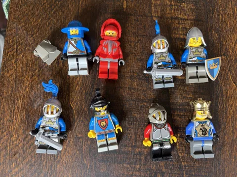Lego Knights Kingdom And Castle Lot Of 8 Rare Minifigures 