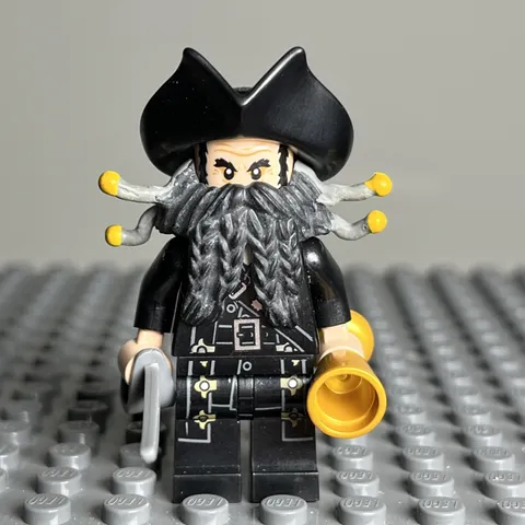 Lego Pirates Of The Caribbean Blackbeard Minifigure (Poc007) - 2P