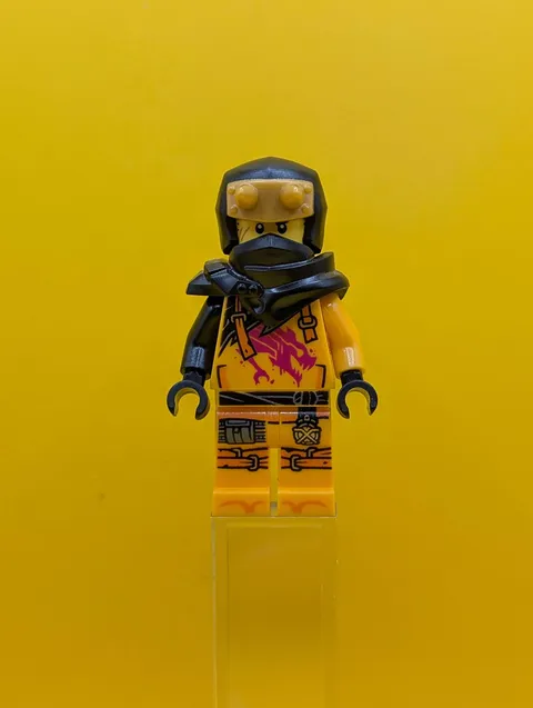 Arin njo0960 Shirt with Magenta Dragon, Hood with Horns Ninjago Lego Minifigure