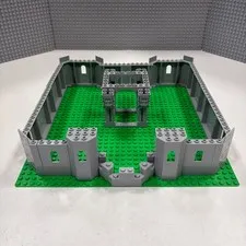 Lego Castle Light Bluish Gray : Includes Walls 60808 + 30246 + 87421 + MORE !