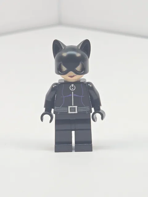 LEGO Batman 2006 Catwoman Minifigure Chase DC Vintage Good Condition 