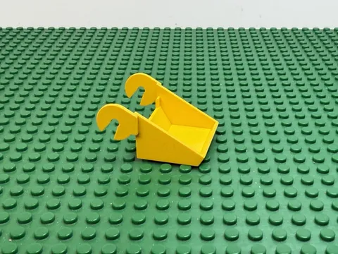 1970s LEGO Yellow Conveyor Belt Inclined BUCKET Legoland 545 248 351 #632