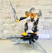 Bionicle Toa Ignika 8697 with 4 Zamor Spheres.  Complete  .
