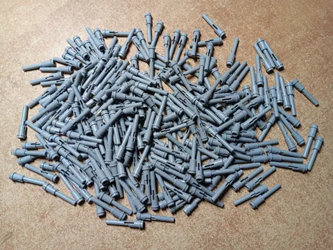 LEGO BULK LOT OF 270 LIGHT BLUISH GRAY TECHNIC PIN FLICK 2L BAR MISSILE #61184