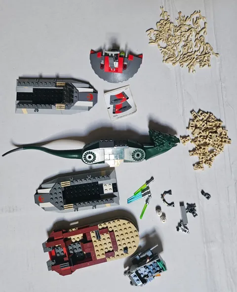 Lego Star Wars Lot: Droid parts(no legs) General Grievous, lightsabers, Varactyl