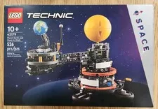 Lego Set 42179 Technic Space Planet Earth & Moon in Orbit New 526 pieces