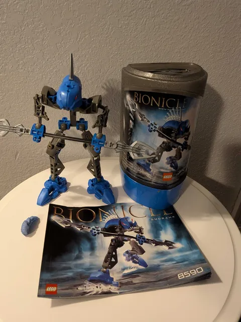 LEGO BIONICLE: Rahkshi Guurahk (8590). Complete w/ instructions & canister