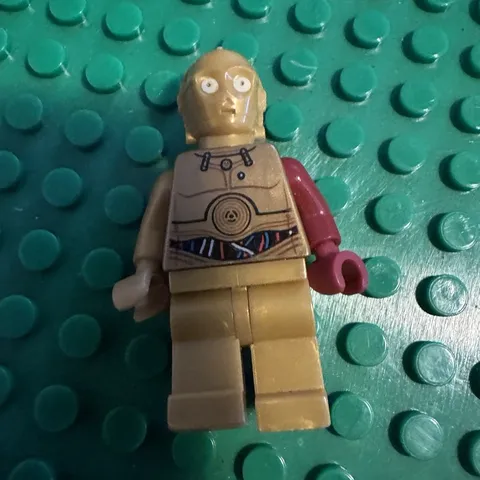 LEGO Star Wars C-3PO Minifigure Gold Droid w/ Maroon Arm Plastic 1pc Age 5+