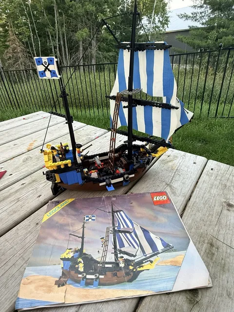 LEGO 6274 Caribbean Clipper 1989 Bluecoat Ship w Sails Cannons 100% COMPLETE