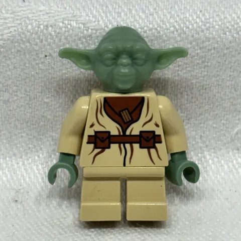 LEGO Star Wars Yoda Minifigure SW0051
