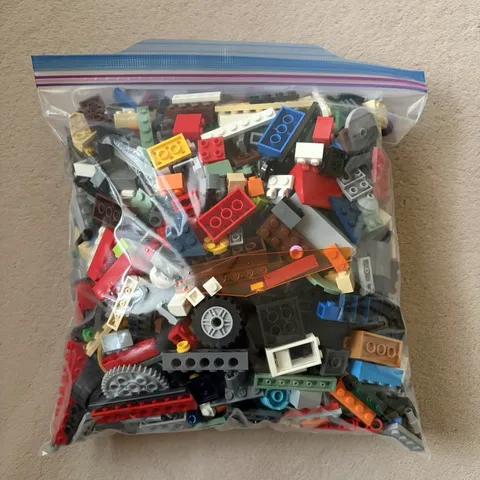 LEGO x Misc. Pieces & Parts: City, Technic & More - 2lb. 8.6oz Gallon Bag