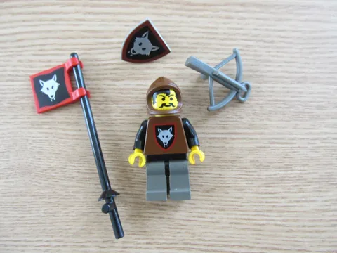 LEGO Castle Wolfpack Minifigure Brown Hood W/ Shield, Arrow