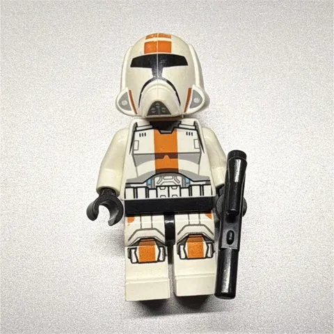 LEGO Star Wars Clone Trooper Minifigure White & Orange Helmet with Blaster