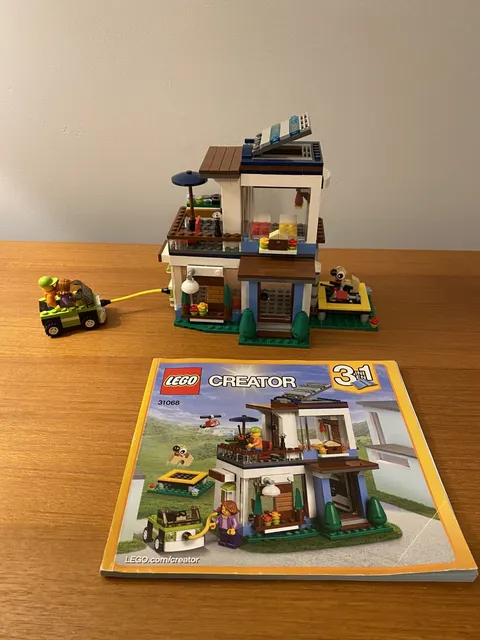 LEGO 31068 Creator Modular Modern Home 3in1 Set — COMPLETE 