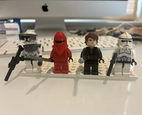 LEGO Star Wars Minifigure Lot of 4 2XClone Troopers,Anakin Skywalker, sith guard