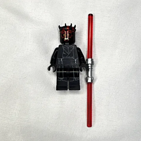 LEGO Star Wars Darth Maul Minifigure w/ Red Double-Bladed Lightsaber