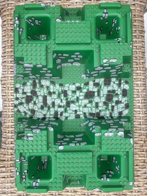 LEGO Green 32x48 Raised Baseplate Stone Path Pits 6091 10176 Castle Part # 30271