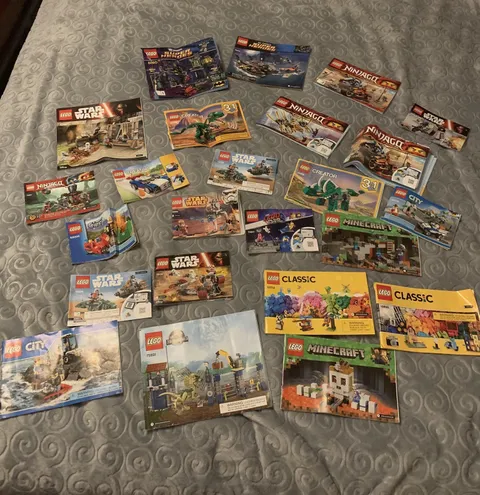 (24) Lot LEGO Instruction Manuals Star Wars Ninjago Minecraft DC Classic City