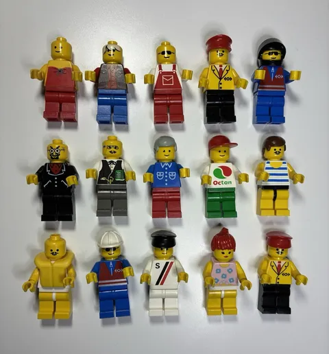 LEGO Minifigures Lot of 15 Assorted Vintage Minifigure Figures Mixed