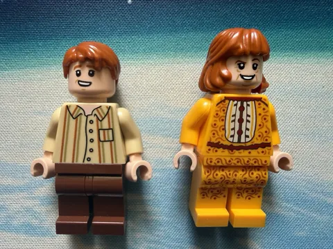 LEGO Harry Potter Ron & Molly Weasley Minifigures Lot 75980 The Burrow Retired
