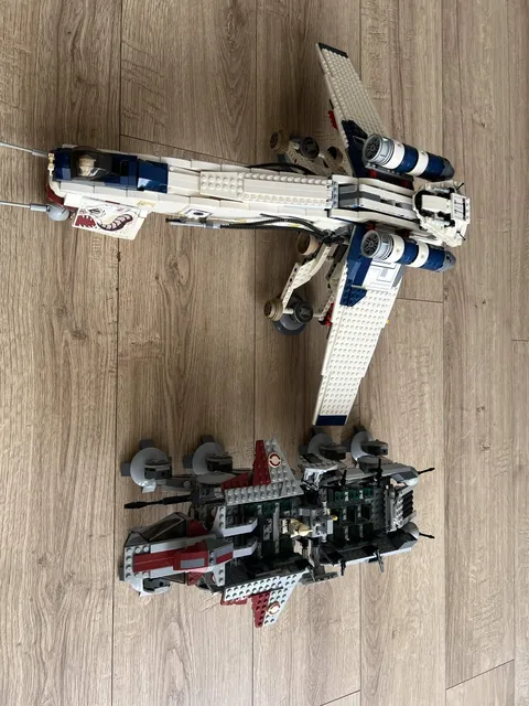 LEGO Star Wars: Republic Dropship with AT-OT Walker (10195)