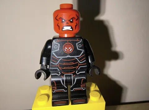 Lego Marvel Iron Red Skull Minifigure $0 Ship W/ Combined Ship!