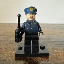 LEGO Male GCPD Officer Minifigure - Released in 2017, Set 70912 Arkham Asylum 