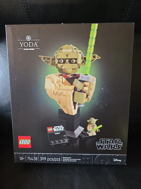 Authentic LEGO STAR WARS YODA Building Set (75438) 399 Pieces Sealed BOX DAMAGE