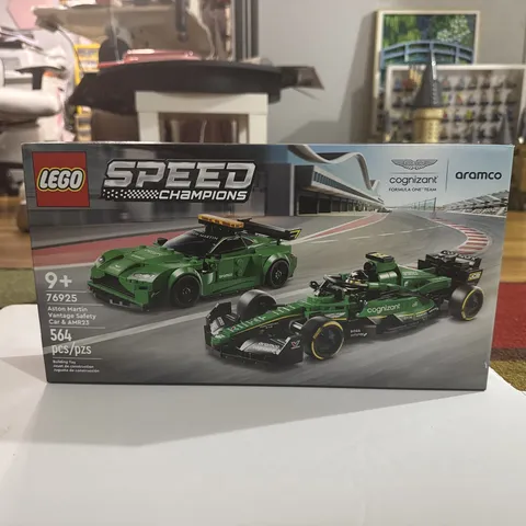 LEGO SPEED CHAMPIONS / ASTON MARTIN SAFETY CAR & AMR23 /(76925 / BRAND NEW
