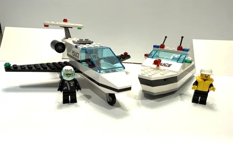 1993 LEGO 6344 Jet Speed Justice Jet & Boat Set  - 100% complete - pristine