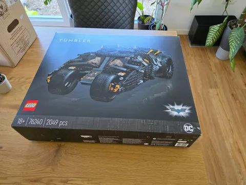 LEGO Super Heroes: Batmobile Tumbler (76240)