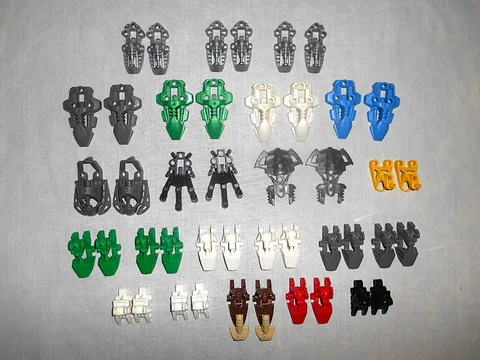 LEGO Bionicle Foot Lot 44 Feet 22 Pair Toa Metru Tohunga Rahkshi Barraki Kalmah