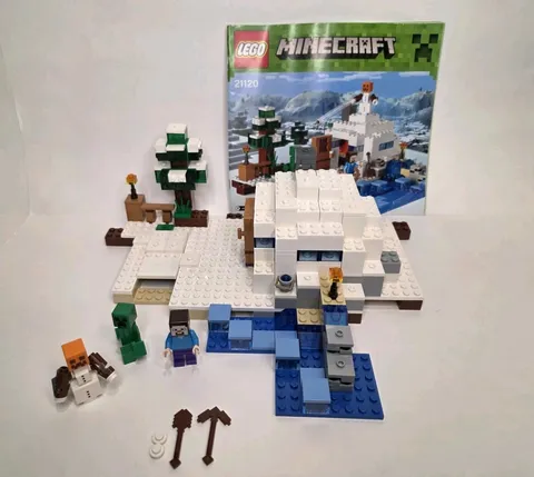 LEGO Minecraft: The Snow Hideout (21120) - 100% Complete