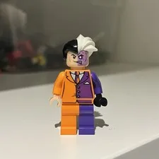 LEGO Batman Two-Face Minifigure Orange & Purple Suit 100% Authentic sh0007
